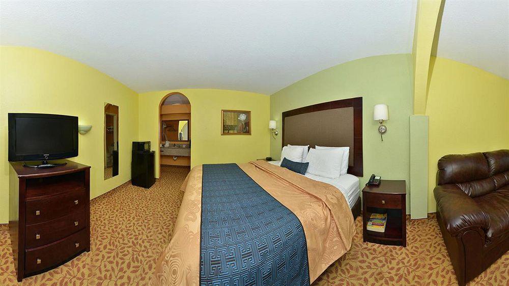 Scottish Inns & Suites - Woodlands Mall The Woodlands Zewnętrze zdjęcie